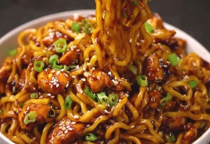 Sticky Garlic Chicken Noodles 8 Sticky Garlic Chicken Noodles