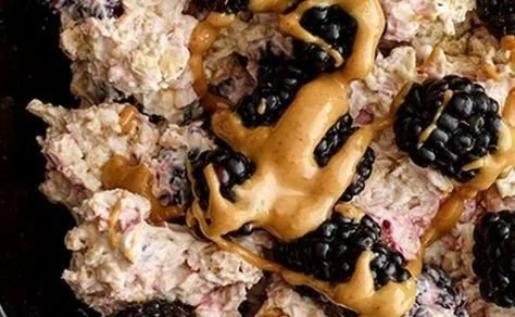 Healthy high-protein breakfast ideas including eggs, yogurt, and smoothies.